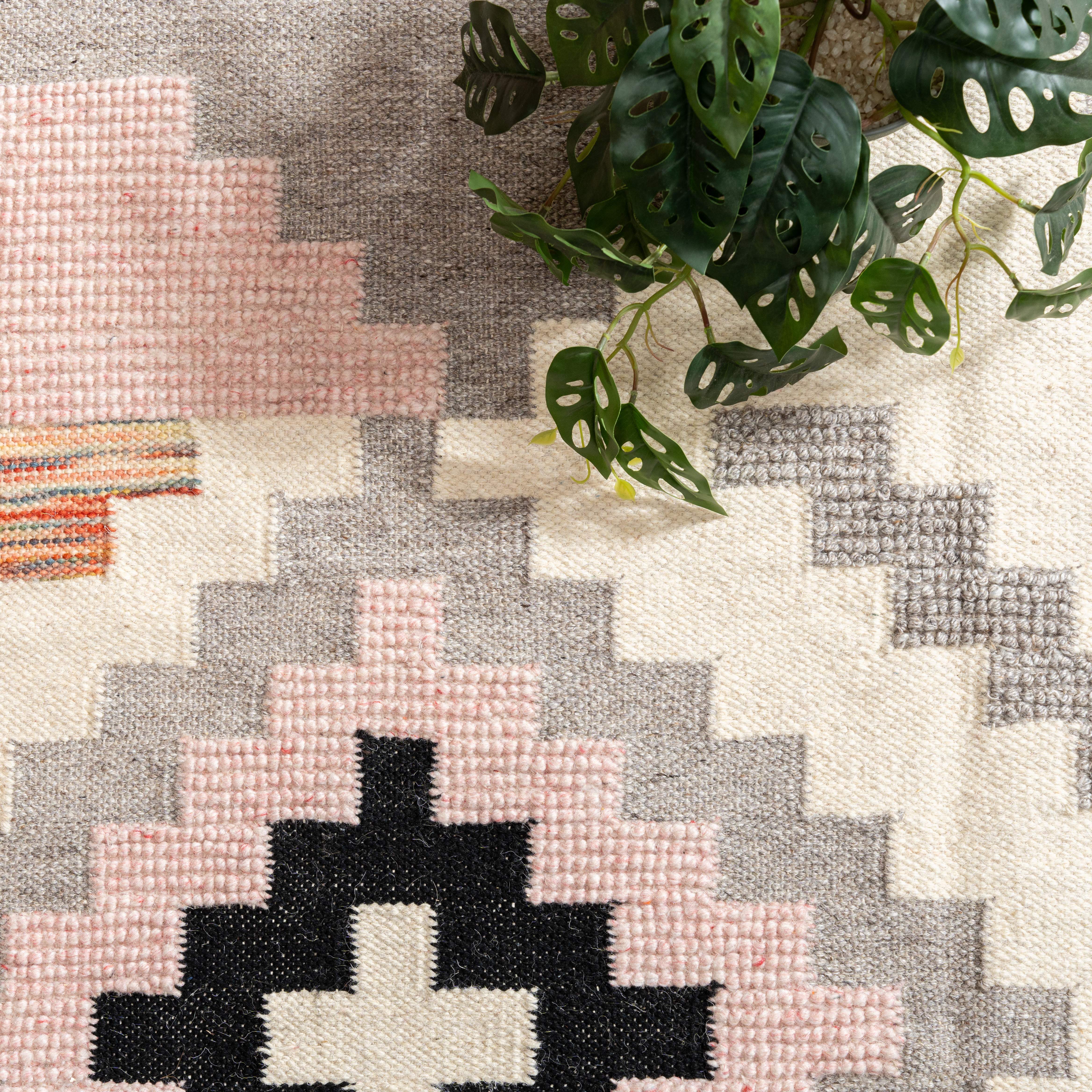 Ikat Illusion Kilim Rug - Image 3