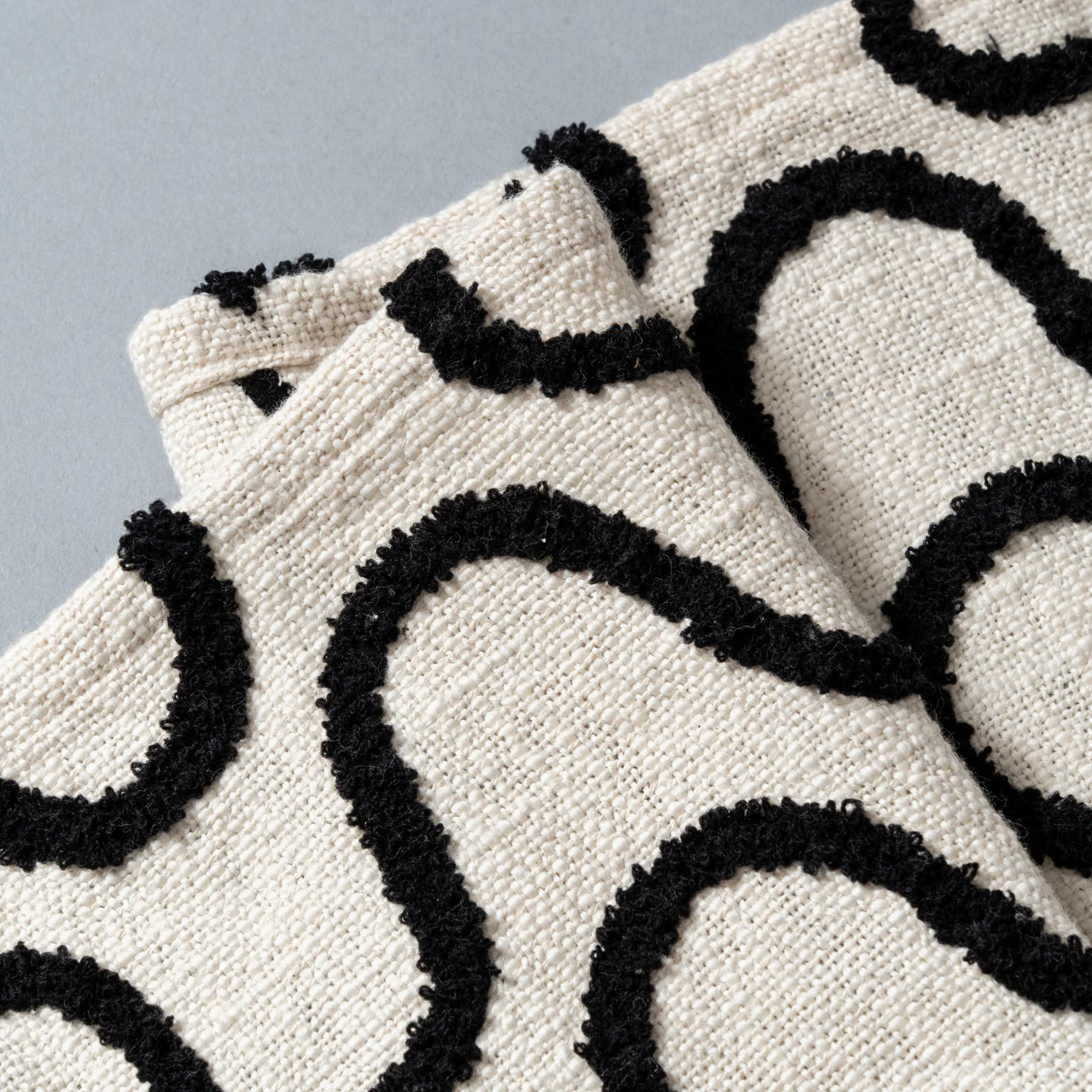 Modern Swirl Table Runner - Image 3